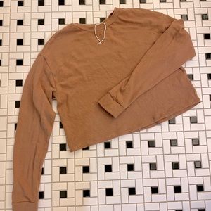 Cropped sweatshirt and sweatpants set in caramel